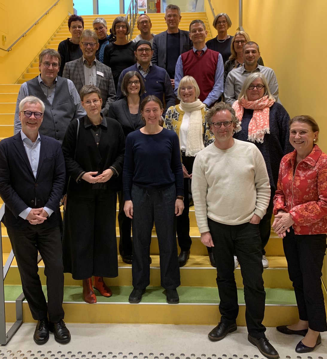 Herzlich willkommen! 🥰In diesen Tagen treffen sich die Direktorinnen und Direktoren deutscher Großstadtbibliotheken in der neuen #Zentralbibliothek im KAP1 zum jährlichen fachlichen Austausch! (...offiziell nennt sich das Sektion 1 des <a href="/bibverband/">Bibliotheksverband</a> ☺️)