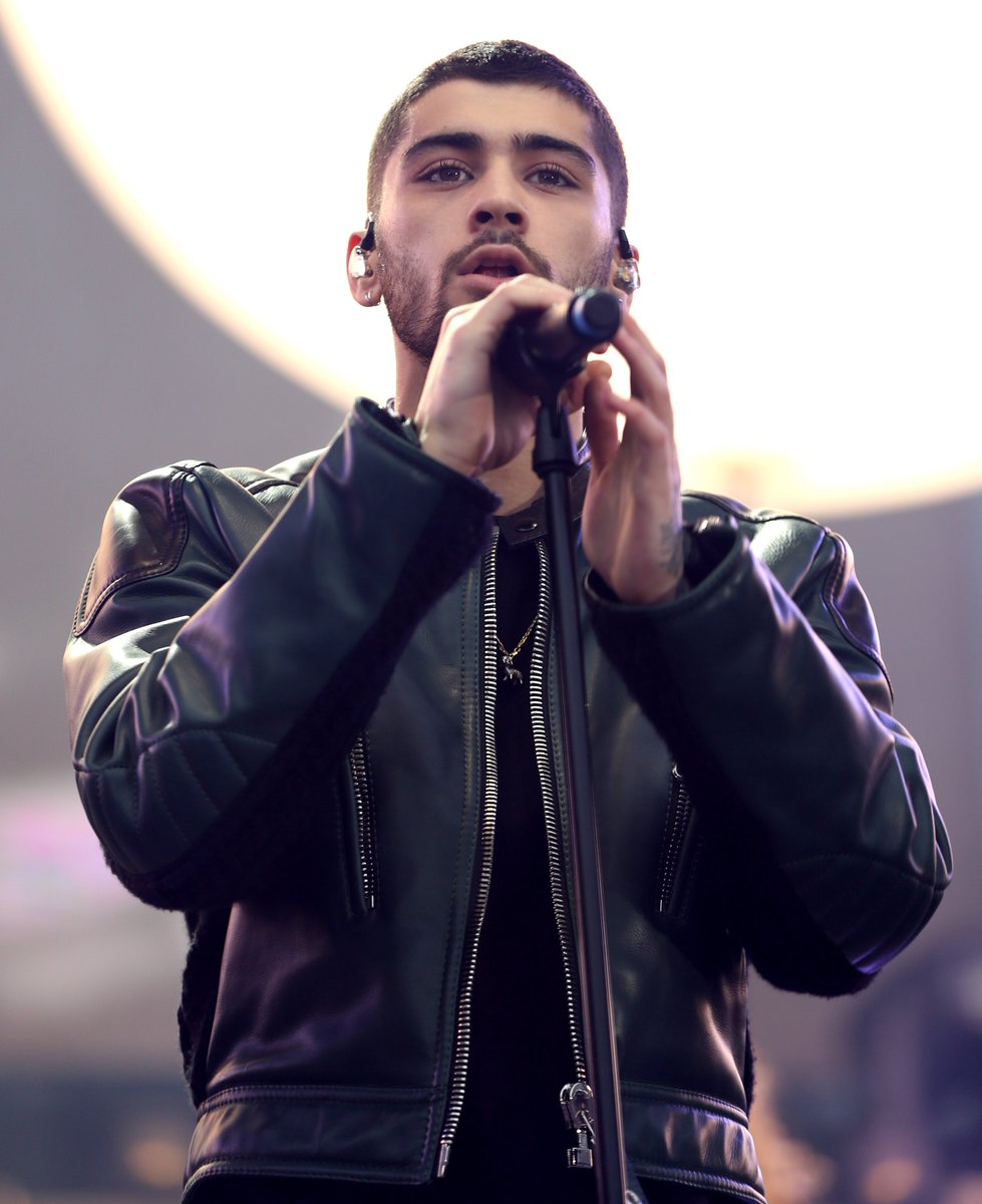Singer <a href="/zaynmalik/">zayn</a> urged the UK government to ensure no child goes hungry in school, as reports show 800,000 minors in the UK live in poverty but don’t quality for free school meals.

“Government support is desperately needed.”

2.6M children in the UK are facing food insecurity.
