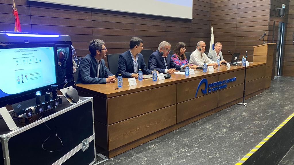 📍 Nos encontramos en Universidad de Las Palmas de Gran Canaria, presentando nuestra empresa y sus soluciones a representantes de distintos sectores  

Agradecemos a todos aquellos que formaron parte de este encuentro y apuestan a la democratización de la #salud 🙌