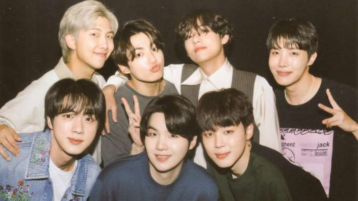 o_lifka's tweet photo. 💜 | Dlaczego BTS są zespołem, a nie grupą?
— tłumaczenie threadu @zubbycat 🇵🇱

"Jaka jest różnica między »zespołem« a »grupą«? Namjoon ciągle nazywał chłopaków »zespołem« w swoim wywiadzie Rolling Stone z Pharrellem, a Hoseok na FESTA 2018 powiedział: "Wszyscy z nas są bardzo... https://t.co/iw6WoVHwdE