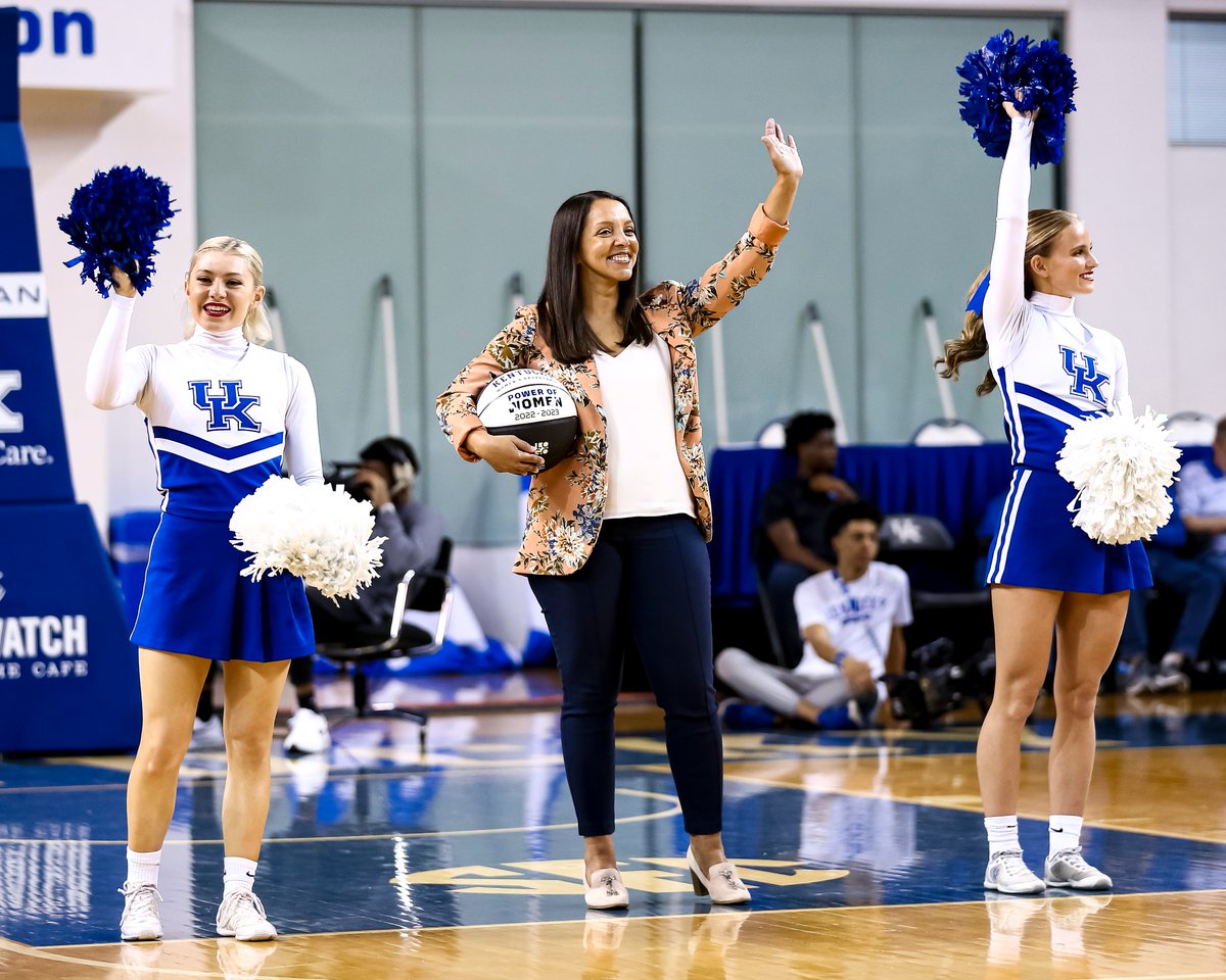 KentuckyWBB's tweet image. Since 2018, we have honored impactful women in our community through our Power of Women recognition at each home game.

We resumed that special tradition last night by honoring Dr. Wendy Jackson.

#WeAreUK 💙🏀