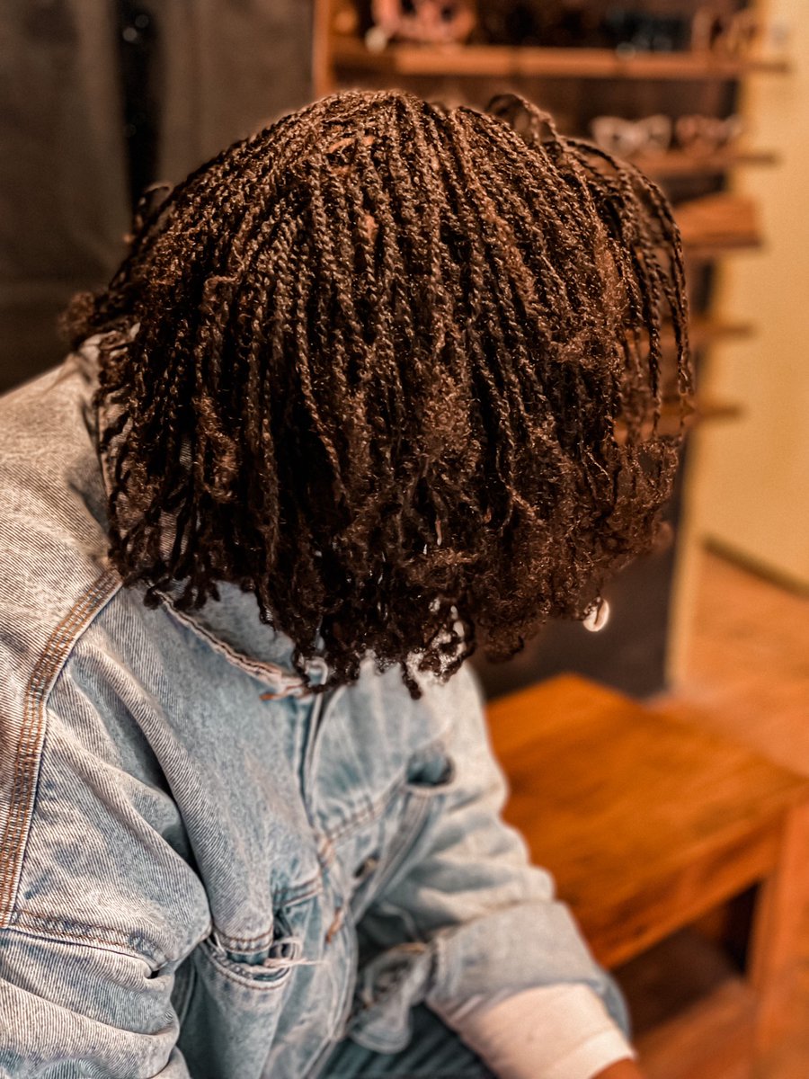 ZionDreadmaker's tweet photo. Veja esses Microlocs que caimento perfeito. Arte realizada nos cabelos naturais da @marri25 . #antesedepois #beforeandafter #byzionlocs #byziondreadmaker #microlocs #locsisters #locsatlanta #locsstyles #blackwoman https://t.co/xvoyRFzOKO