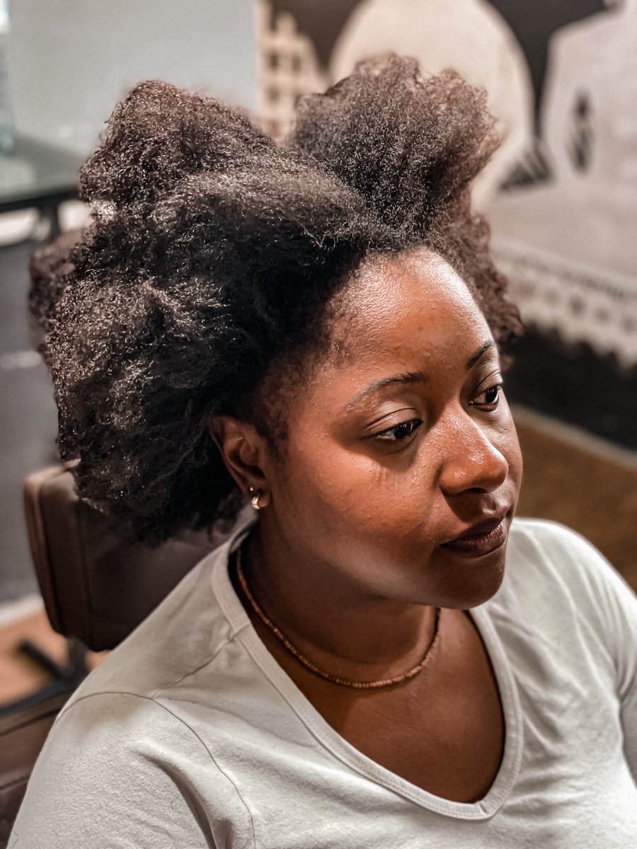 ZionDreadmaker's tweet photo. Veja esses Microlocs que caimento perfeito. Arte realizada nos cabelos naturais da @marri25 . #antesedepois #beforeandafter #byzionlocs #byziondreadmaker #microlocs #locsisters #locsatlanta #locsstyles #blackwoman https://t.co/xvoyRFzOKO