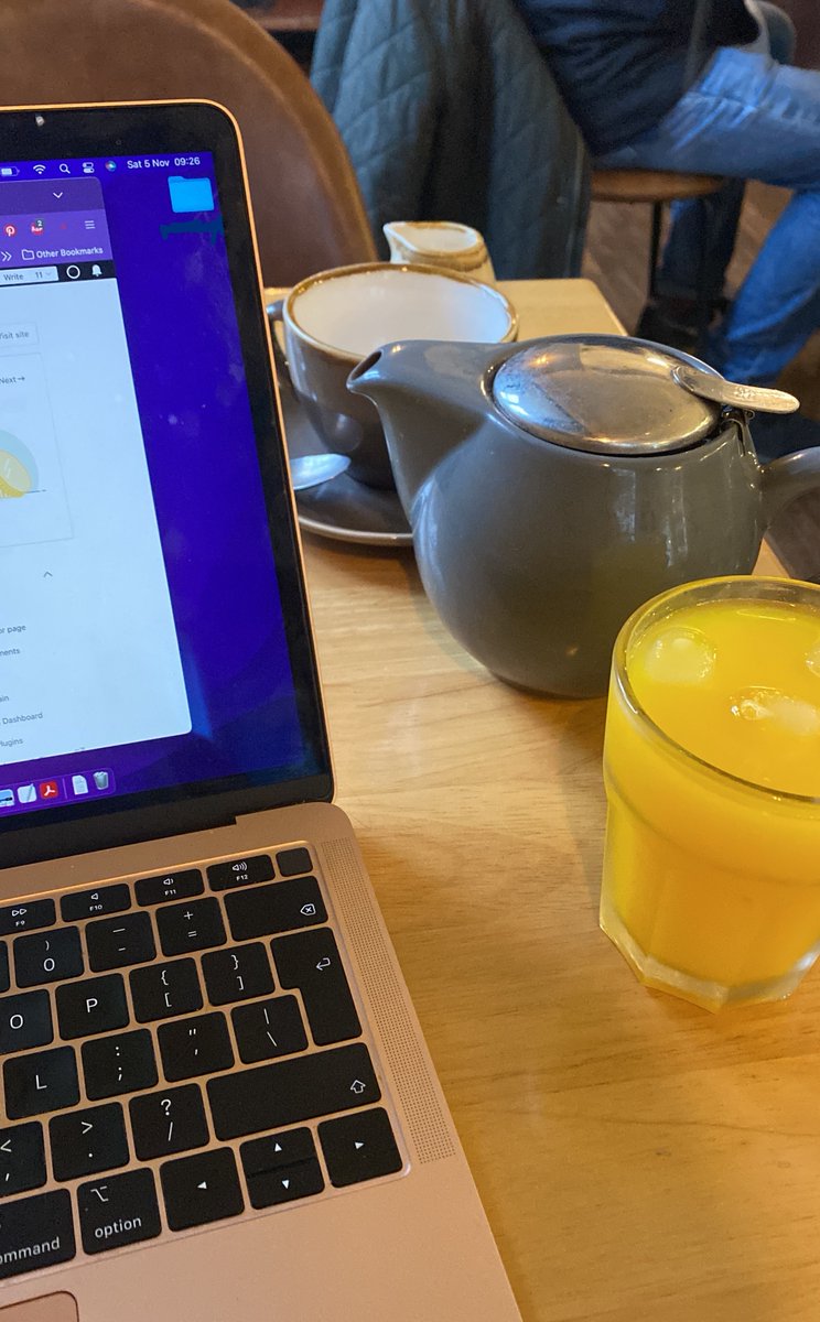 Budding #digitalnomads tips, from experience

🧳Pack skimpy. No, you don't need ten hats
☕️ Work in cafes for the buzz and cake bonus
🤓 Self-motivation and organisation is key
🏡 Look beyond Airbnb for cheaper rental prices

More just down here 👇
theshrinkflationreview.wordpress.com/2022/11/08/top…
#travel