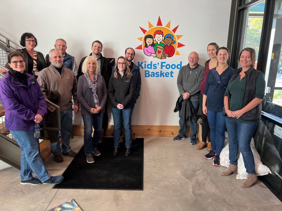 DematicAmericas's tweet photo. Several members of @DematicGlobal's Global Supply Chain team spent the afternoon volunteering at the Grand Rapids @kidsfoodbasket, assisting the nonprofit in its effort to deliver healthy meals to children across West Michigan. #LifeatDematic https://t.co/auTtG1KDwZ