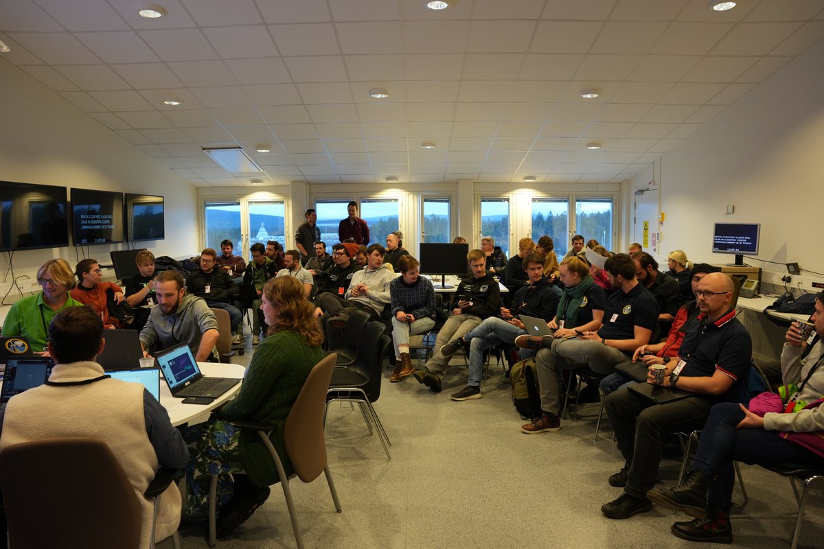 After 11 days and 2 successful launches our campaign has ended. Today it was packing up experiments and analyzing results. The first results were presented in the Post Flight Meeting. RX 27 reached 84.9 km and RX 28 achieved a new record of 95.7 km! 

#rexusbexus #science