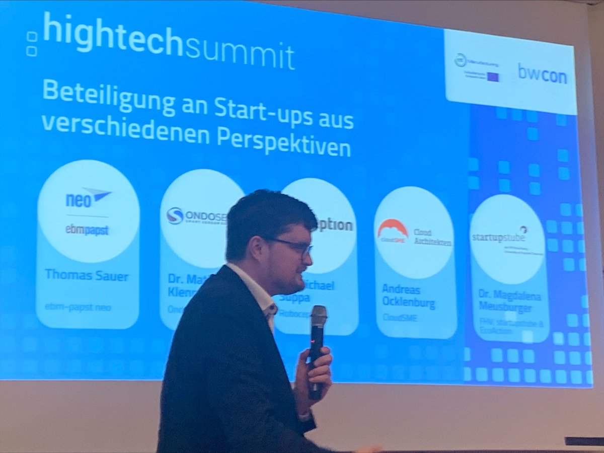 Christian Bölling von <a href="/EITManufactur/">EIT Manufacturing</a> hat soeben die #Podiumsdiskussion „Beteiligung an Start-ups aus unterschiedlichen Perspektiven“ beim #Hightechsummit mit <a href="/ebmpapst_News/">ebm-papst News</a>, <a href="/roboceptionGmbH/">Roboception</a> <a href="/OndoSense/">OndoSense</a>, <a href="/cloudSME_de/">cloudSME_DE</a> und #startupstube eröffnet.

<a href="/bwcon_info/">bwcon</a>