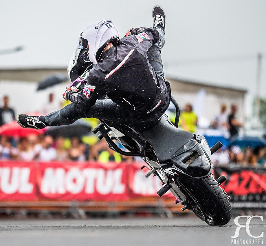 Motauros tweet media