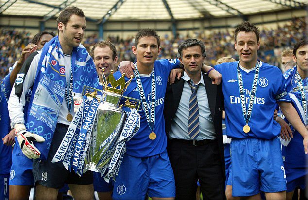 Chelsea's 04/05 season:

• 95 points (PL record at the time)
• 15 goals conceded (PL record)
• 9 goals conceded from open play (PL record)
• 1 defeat
• 25 clean sheets (PL record)

Truly insane. Peak Jose Mourinho 🐐