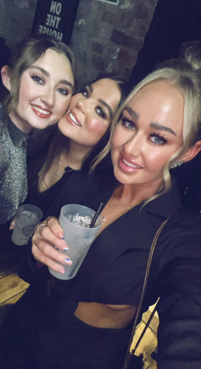 CharlyKavanaghx's tweet photo. 🖤🖤🖤 https://t.co/JcewBdb9ZU