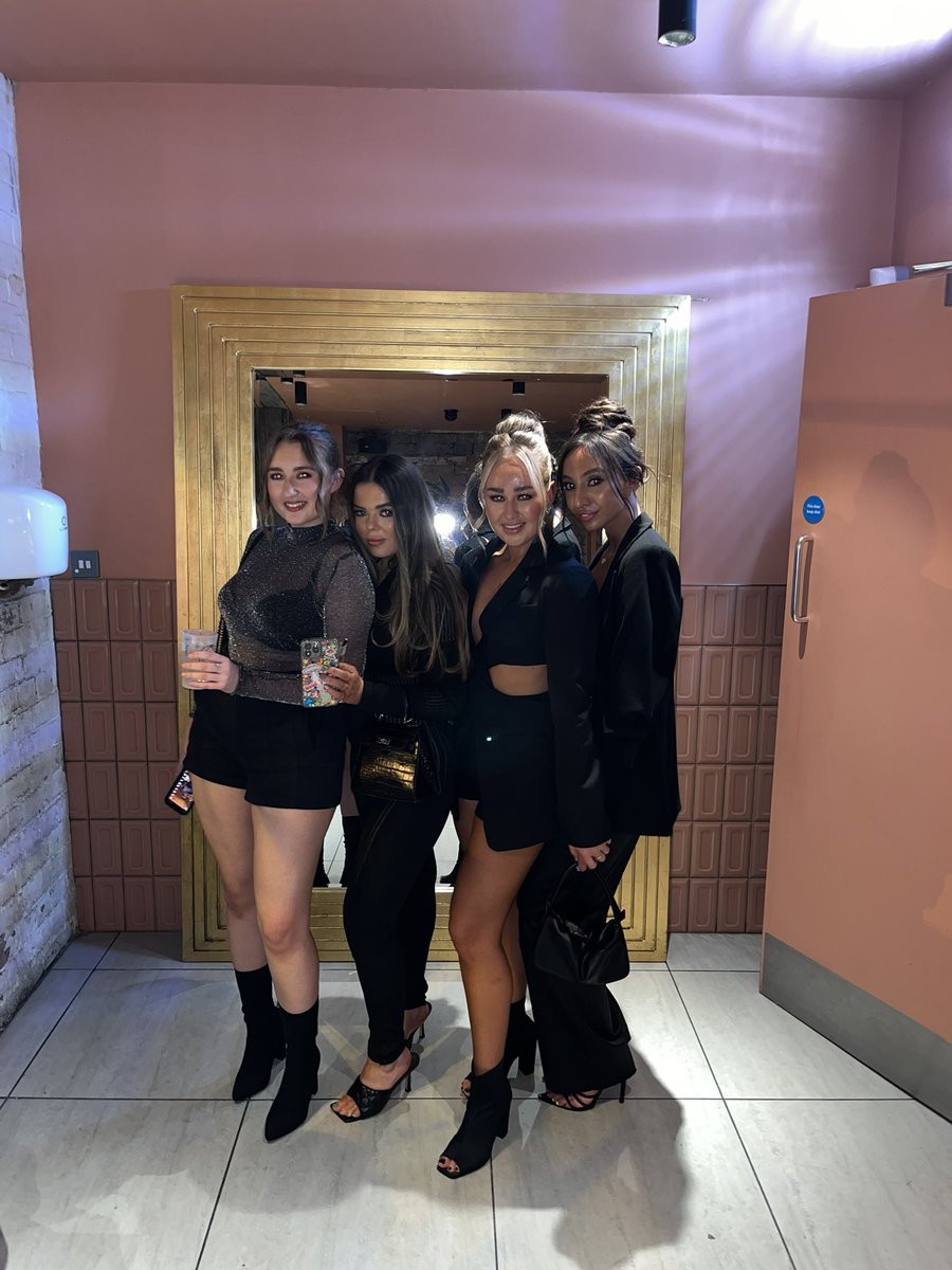 CharlyKavanaghx's tweet photo. 🖤🖤🖤 https://t.co/JcewBdb9ZU