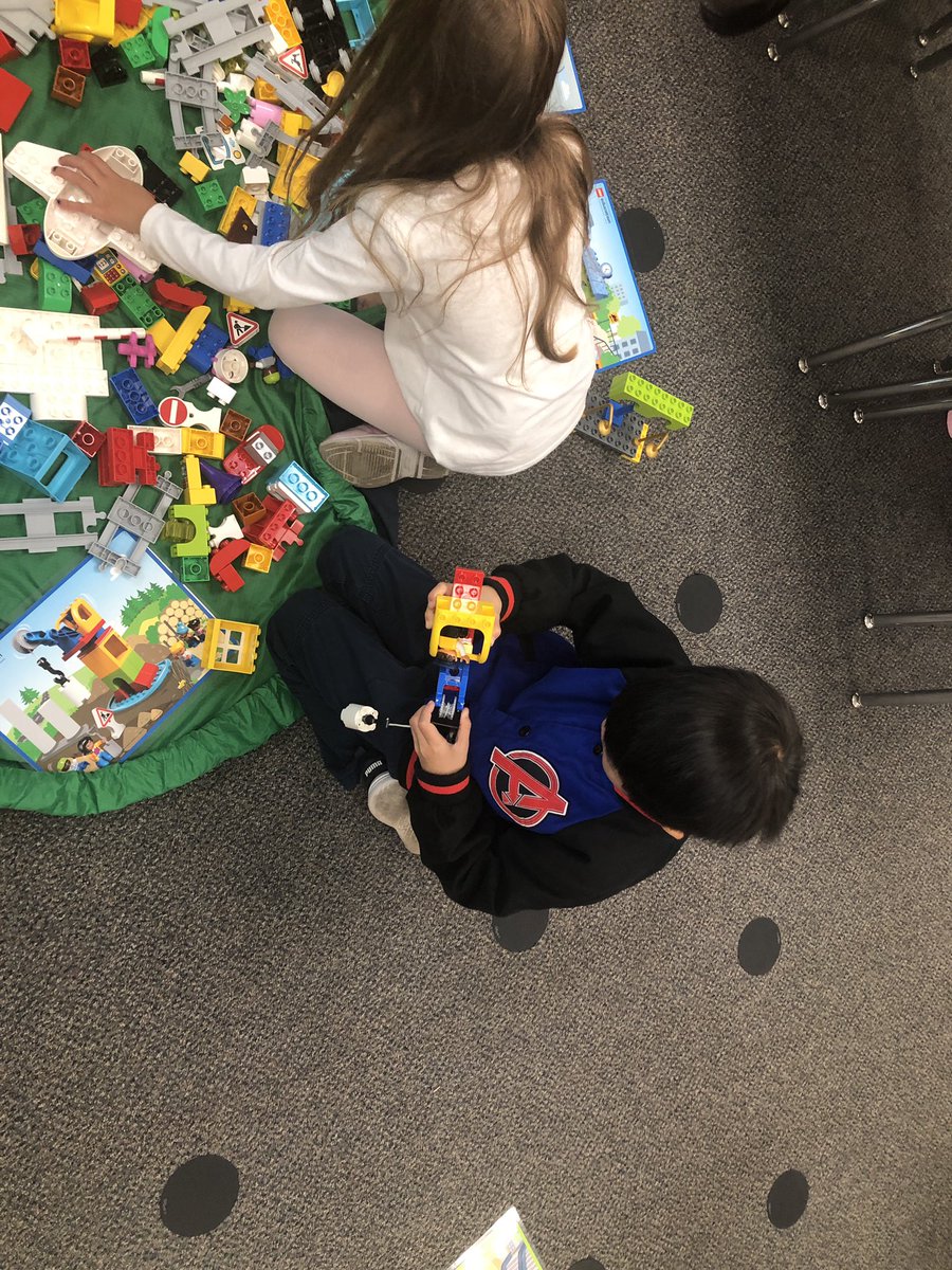 CarlySapp4's tweet photo. These 1st graders @HighlandGroveES did a great job with the #CodingExpress intro today! Great job following directions and being creative! @RUSD_Instr_Tech @MrsDavisonTeach @RedlandsUSD @sdpaulette #thisisRUSD #RedlandsINTech https://t.co/vKpixH9yor