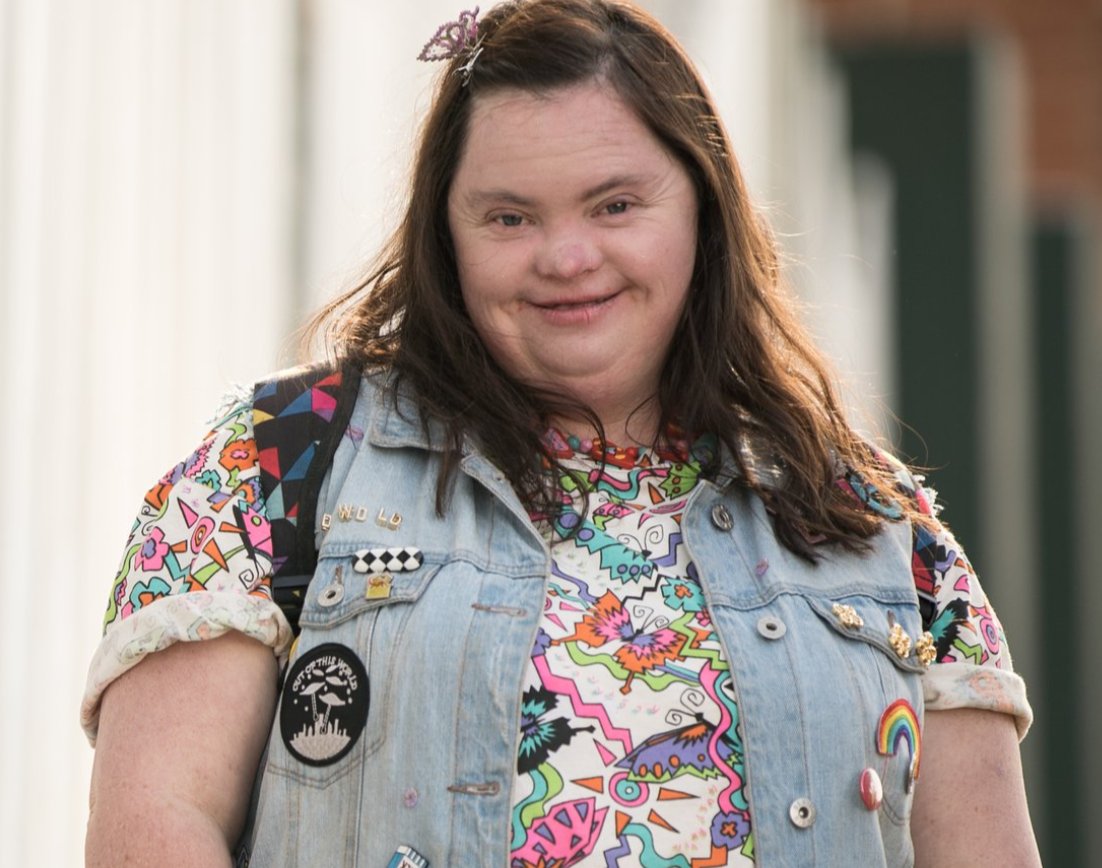 ThePlaceBedford's tweet image. @OskaBright Queer Freedom

@InDiscussion present this programme of Short Films exploring identity &amp;amp; love within the LGBTQ+ community

Sparkles
A woman with Down’s syndrome woman leaves her past behind. Along her journey, she makes an unlikely friendship with an Outback drag queen