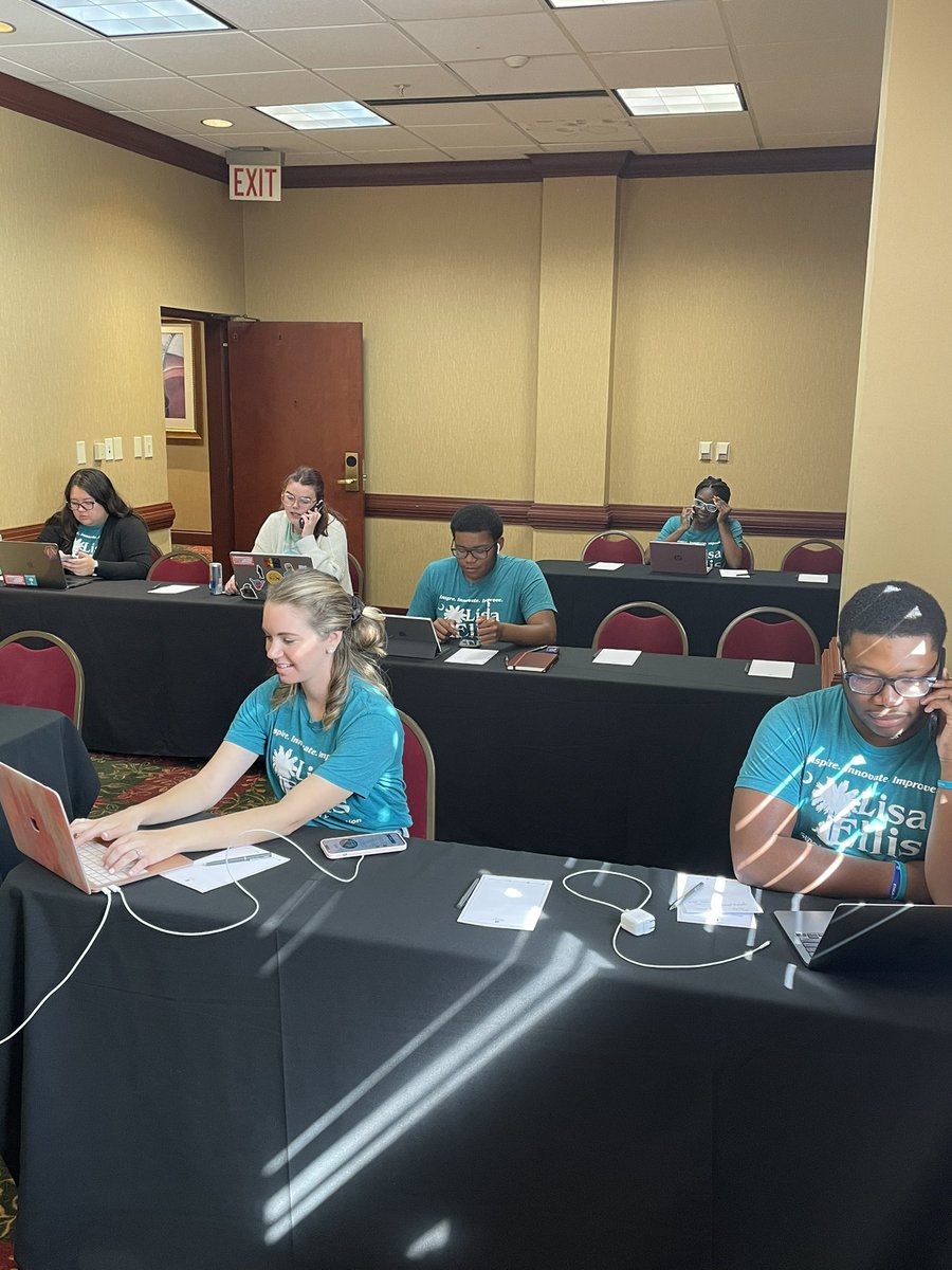 Lisa Ellis tweet media