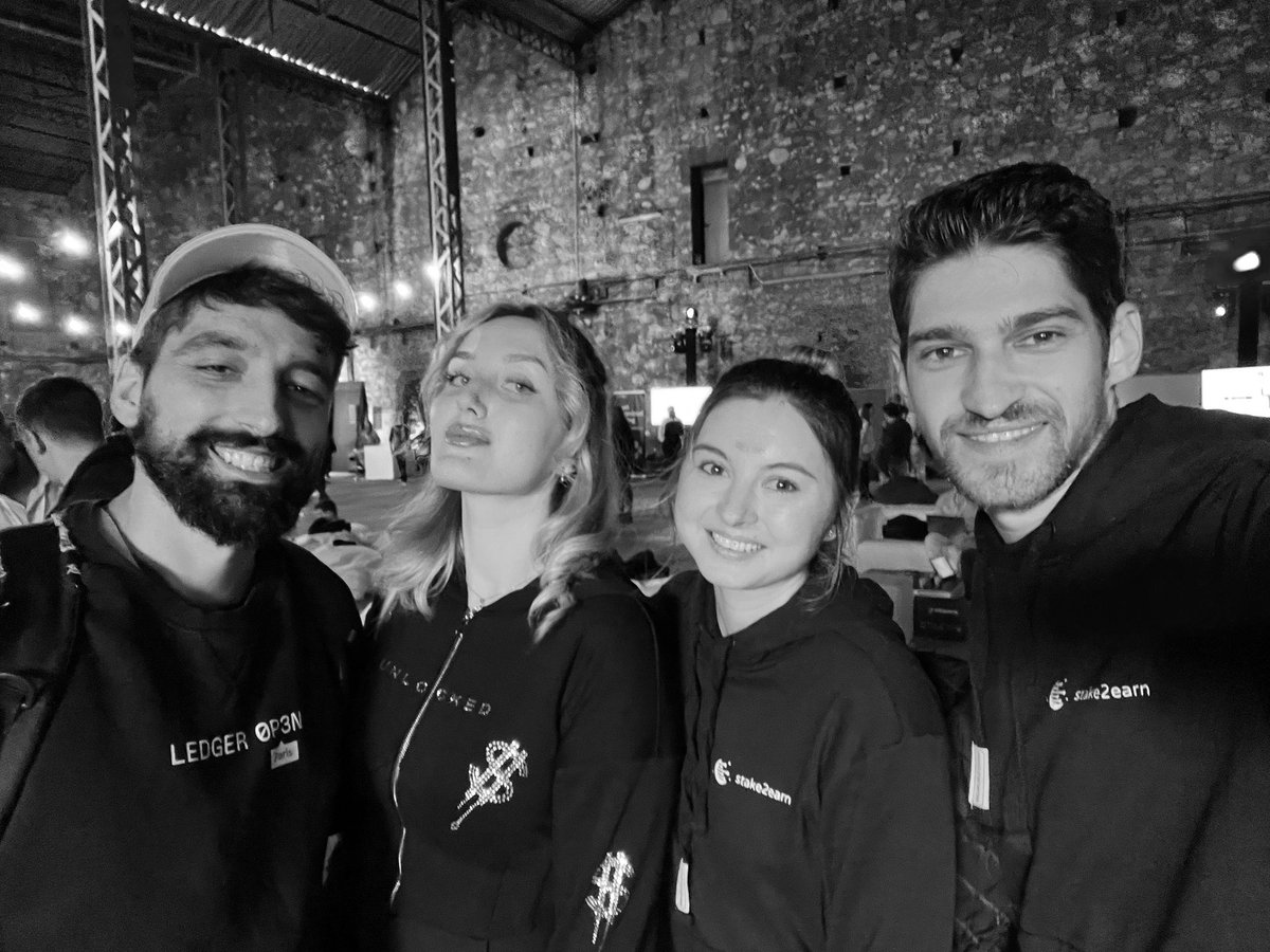 GTarabuta's tweet photo. #cryptogirls and #cryptoguys 🔥
This is what these meetings are all about, meeting f&@&!& great ppl ❤️
#StakingSummit2022 #Lisbon https://t.co/cSm4dJB4lt