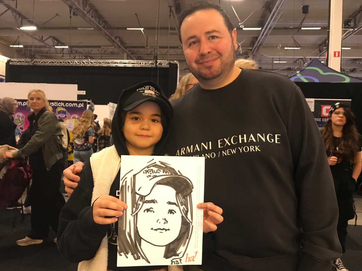 GeneHa's tweet photo. First batch of my #FreeSketchesForKids at @ComicConNordics Sweden. And the occasional adult, hey it’s Sweden! #SocializedArt Thanks to everyone who helped organize a great weekend. https://t.co/PiButzB00e