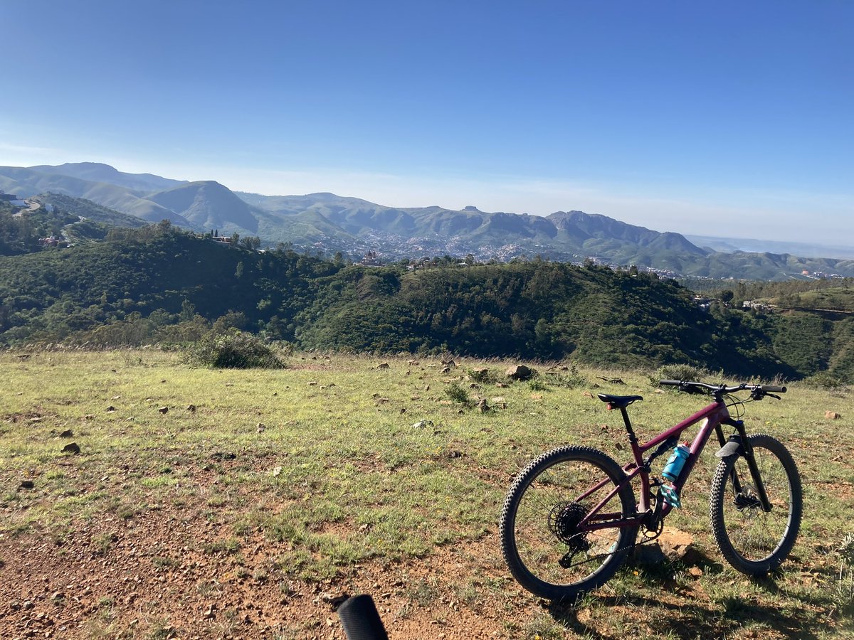 choneitor's tweet photo. Esta bici lo cura todo, todo. https://t.co/geEdhsr8Bt