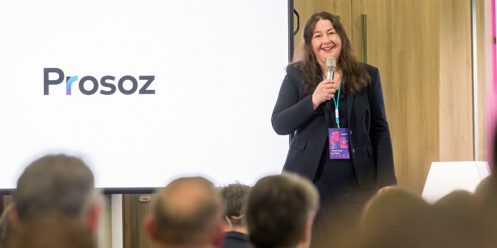 Wie wichtig die IT-Sicherheit für Kommunen ist, stellte Keynote Speakerin @KrohnCaroline klar. Denn Datenschutz schützt nicht die Daten, sondern soll die Menschen schützen. 

Wir freuen uns eine so tolle Expertin, für die AWT gewinnen zu können.  
#cybersecurity #AWT #prosoz