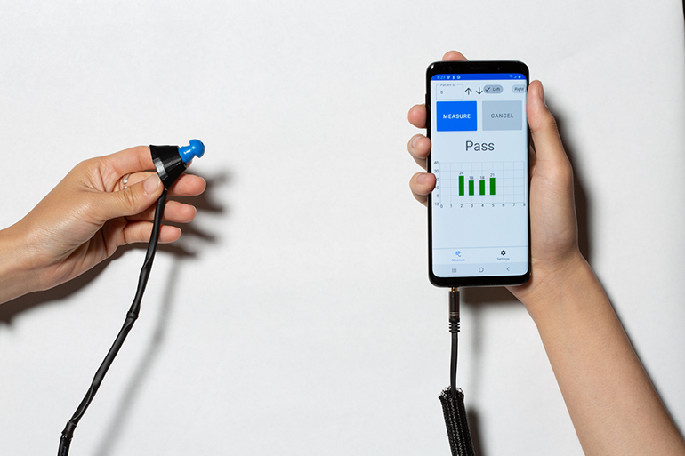 Smartphone and Cheap Earbuds for Accessible Newborn Hearing Test

Researchers at the University of Washington have developed a low-cost hearing test for newborns. Traditionally, the equipment for such testing is quite expensive. As newborns cannot l…
medgadget.com/?p=1540782&utm…