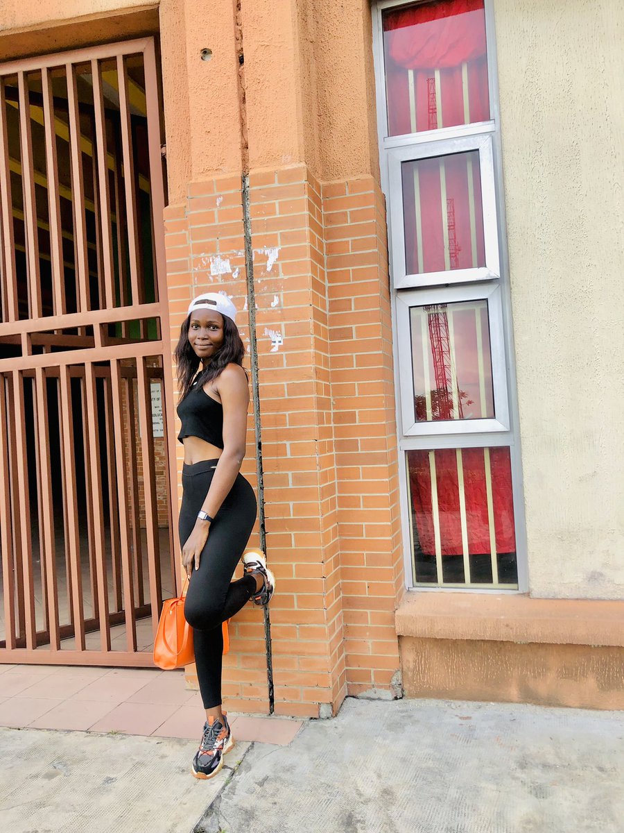 Excell_Chiamaka's tweet photo. Sunny day at school 😩
#TallSlimBlackGirl
#Ada042 https://t.co/D86FqZhZM4