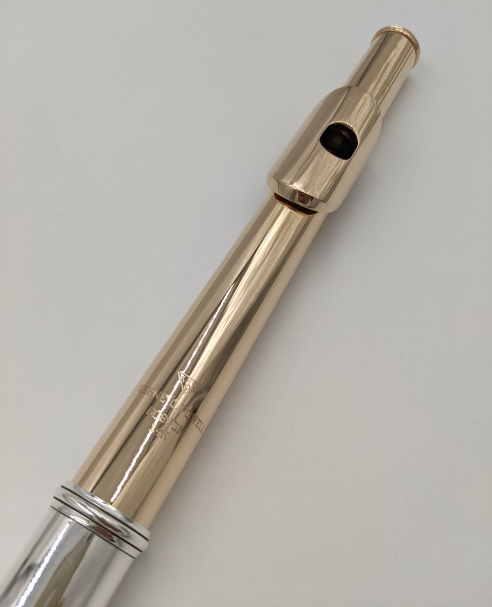 AllFlutesPlus's tweet image. Secondhand flute of the day! This one's a handmade Powell silver flute with a custom 14k headjoint. Open holes, offset G, B foot and in very good condition! £15750
Specs: bit.ly/3DQswyb

#secondhandflute #secondhand #silverflute #fluteplayers #flutist #flautist #flute