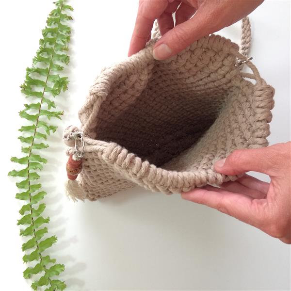 MacrameCraftSA's tweet image. This larger drawstring bag is absolutely adorable. Eye-catching and unique yet perfectly practical for your lifestyle.

#drawstringbag #macramebags #macramefashion #macramelove #tuesdayvibes #macramecord #macramecommunity #localbusiness #southafrica #handmade #handbag
7m