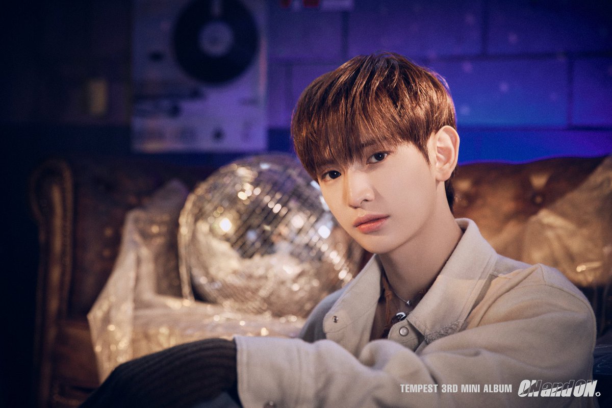 TempestFR's tweet photo. [08.11.2022] ϟ #PHOTO_2

📢 TEMPEST dévoile aujourd’hui le second concept photo de <ONandON> de LEW.
____
#TEMPEST #TPST #템페스트
#LEW #ONandON @TPST__official @TPST_twt
-Crystalϟ. https://t.co/jYNrK1OkPy