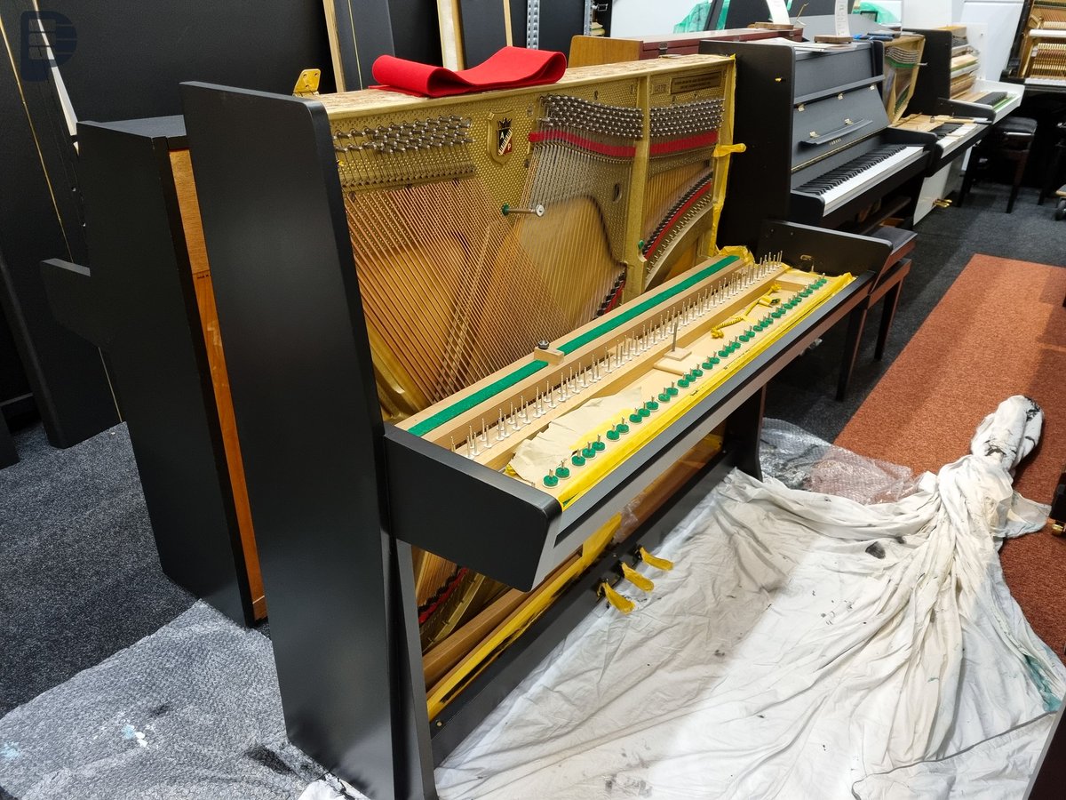 piano_select's tweet photo. Ook deze Petrof ontvangt momenteel weer een nieuwe strakke lak, en krijgt technisch een grote onderhoudsbeurt. Binnenkort in de verkoop! https://t.co/ZexhublLY0