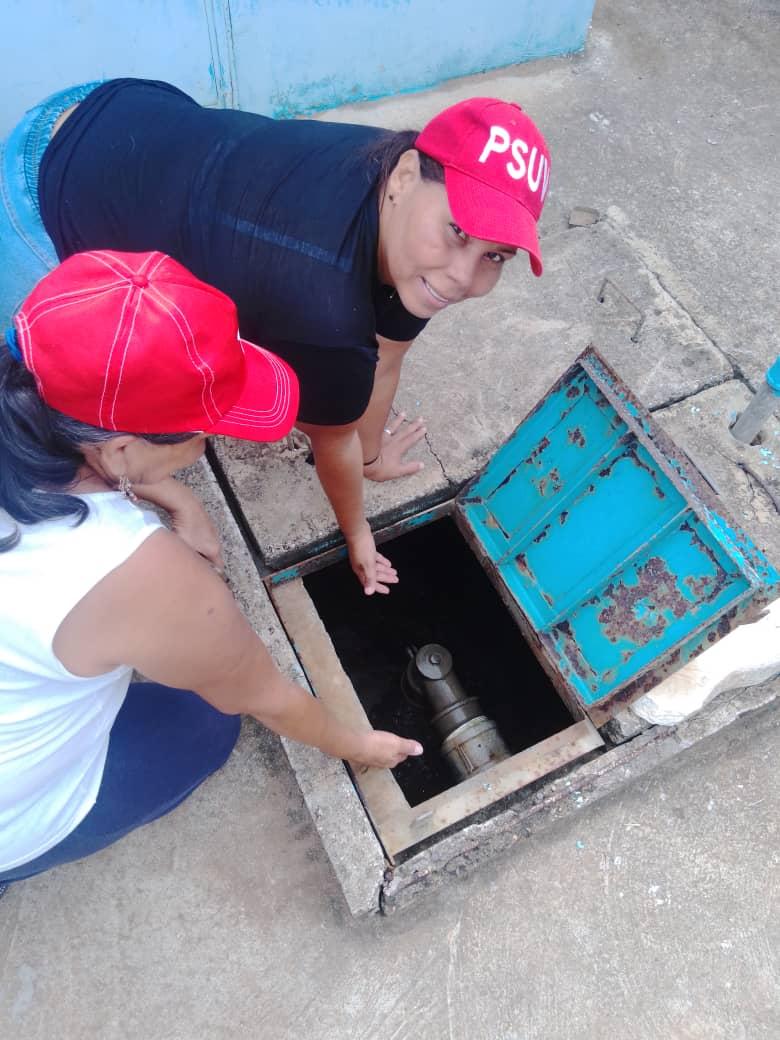 RamirezRovida's tweet photo. Este #08NOV22 el @PartidoPSUV #Maneiro sigue avanzando en el trabajo por el pueblo, logrando que en la comunidad #Polanco recibe agua en su parte más Alta, después de realizar las maniobras junto al #PoderPopular #JuntosVenceremos @NicolasMaduro @dcabellor
@JoseGVielmaMora https://t.co/Zycwmf2ORH