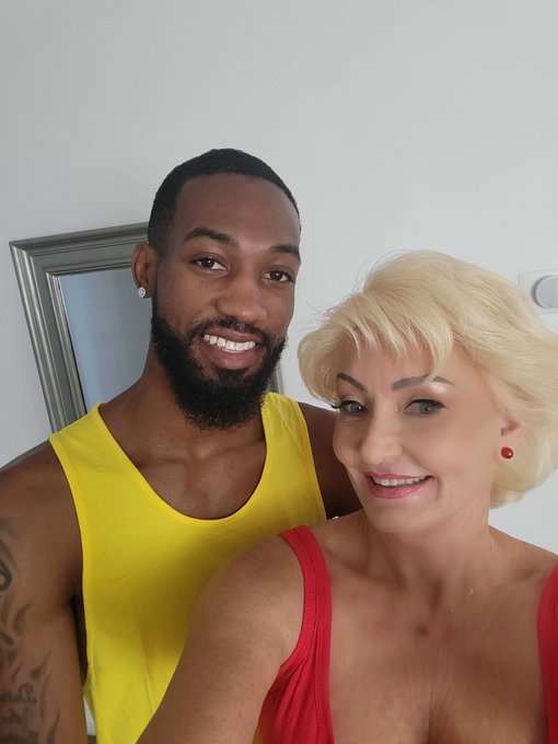@H0llywoodCash and I just finished a fun shoot with @Brazzers . Hollywood is a great guy to shoot with<a class="tags" target="_blank" title="On Twitter" href="/?out=eyJ0eXAiOiJKV1QiLCJhbGciOiJIUzUxMiJ9.eyJpYXQiOjE3MjI1NjIxODUsImlzcyI6InR3cG9ybnN0YXJzLmNvbSIsIm5iZiI6MTcyMjU2MjE4NSwiZXhwIjoxNzU0MDk4MTg1LCJyZWRpcmVjdF91cmwiOiJodHRwczovL3R3aXR0ZXIuY29tL0gwbGx5d29vZENhc2gifQ.bMrDM0iLzVyxOsMDJlPyV5Ddm-L2sCTZxL4kMC8Ya2uzZpJFvkadJ8G6YuqQB4ZXhyu_Pqo9AG5iWYHxGFZJUw">@H0llywoodCash</a><a href="/tag/realloyalfans"class="tags"><span>#realloyalfans</span></a>
