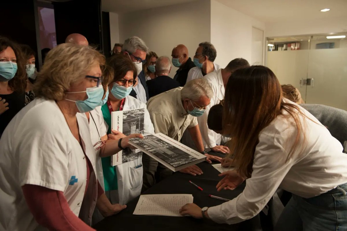 🏥 🎂Avui és el gran dia! El nostre hospital ha fet 50 anys!
Són molts els records i moments i viscuts i avui fem un ampli repàs amb la presentació del llibre dels nostres 50 anys de vida, acompanyats de professionals i amics de sempre.
ℹbit.ly/3WNe3e3 
#50AnysHUB