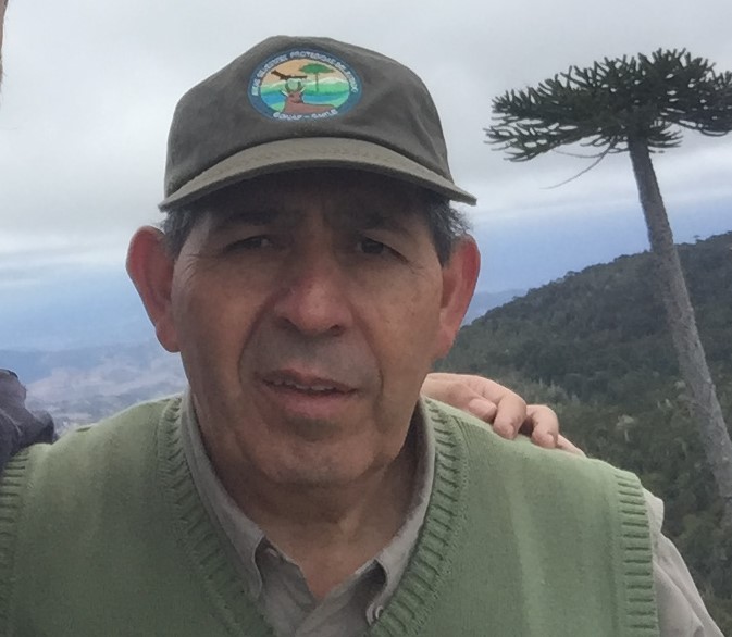 ⚫️Lamentamos comunicar el sensible fallecimiento de nuestro querido ex colega y guardaparque Javier Vega Carrillo, quien administró el Mn. Cerro Ñielol por casi 20 años.  
🌾Nuestras condolencias a la familia ya todos los que compartieron con Javier su pasión por la conservación