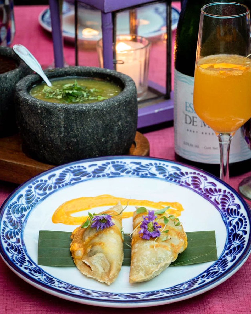 rest_los3gallos's tweet photo. Keep celebrating Día de Muertos all November at Los Tres Gallos with a unique 5 course menu with #winepairing we have designed specially for you. A journey thru Mexico. #lostresgallos #mexicanfood #diademuertos #mexicanmenu #tastytuesday #pandemuerto #loscabos https://t.co/xwjp54D6i0