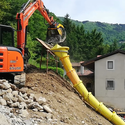 MBAmericaInc's tweet photo. Our MB-S10 S4 is cleaning and screening the stones that will create the perfect drainage for this mixed construction work. All the materials were recycled in the same jobsite.
#thecrushingevolution #screeningbucket #hitachiequipment #materialhandler
https://t.co/PFBJ4dZoJj https://t.co/vhhxus4qks