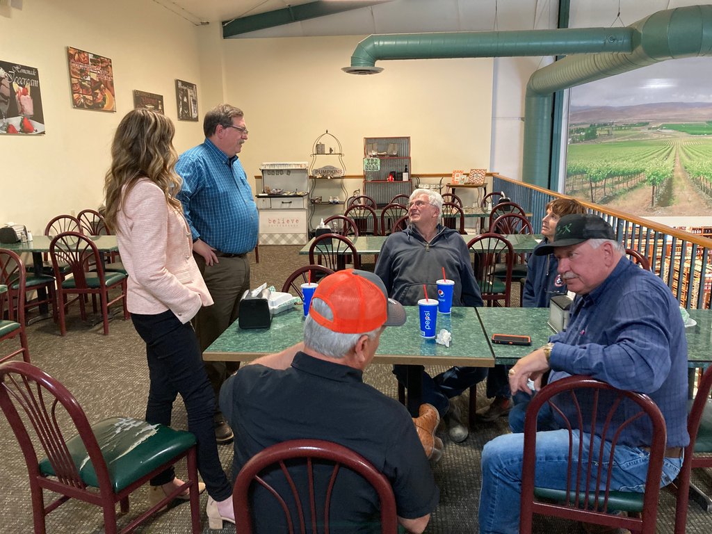 Stephanieforwa's tweet photo. Election Day! Don't forget to get those ballots in by 5:00pm ⏰ It's been a wonderful experience along the campaign trail these last six months. I have been constantly overwhelmed by your love and support. Thank you for all you have done. See you in Olympia! 🤞🏻 https://t.co/mW447nFYSg