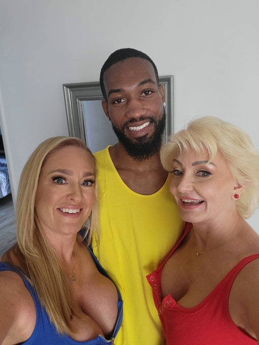 @H0llywoodCash, @Wendyraine72 and I just finished a fun shoot with @Brazzers . Hollywood is a great guy<a class="tags" target="_blank" title="On Twitter" href="/?out=eyJ0eXAiOiJKV1QiLCJhbGciOiJIUzUxMiJ9.eyJpYXQiOjE3MjI1NjIxODUsImlzcyI6InR3cG9ybnN0YXJzLmNvbSIsIm5iZiI6MTcyMjU2MjE4NSwiZXhwIjoxNzU0MDk4MTg1LCJyZWRpcmVjdF91cmwiOiJodHRwczovL3R3aXR0ZXIuY29tL0gwbGx5d29vZENhc2gifQ.bMrDM0iLzVyxOsMDJlPyV5Ddm-L2sCTZxL4kMC8Ya2uzZpJFvkadJ8G6YuqQB4ZXhyu_Pqo9AG5iWYHxGFZJUw">@H0llywoodCash</a><a class="tags" href="/tag/wendyraine72">@wendyraine72</a><a href="/tag/realloyalfans"class="tags"><span>#realloyalfans</span></a>