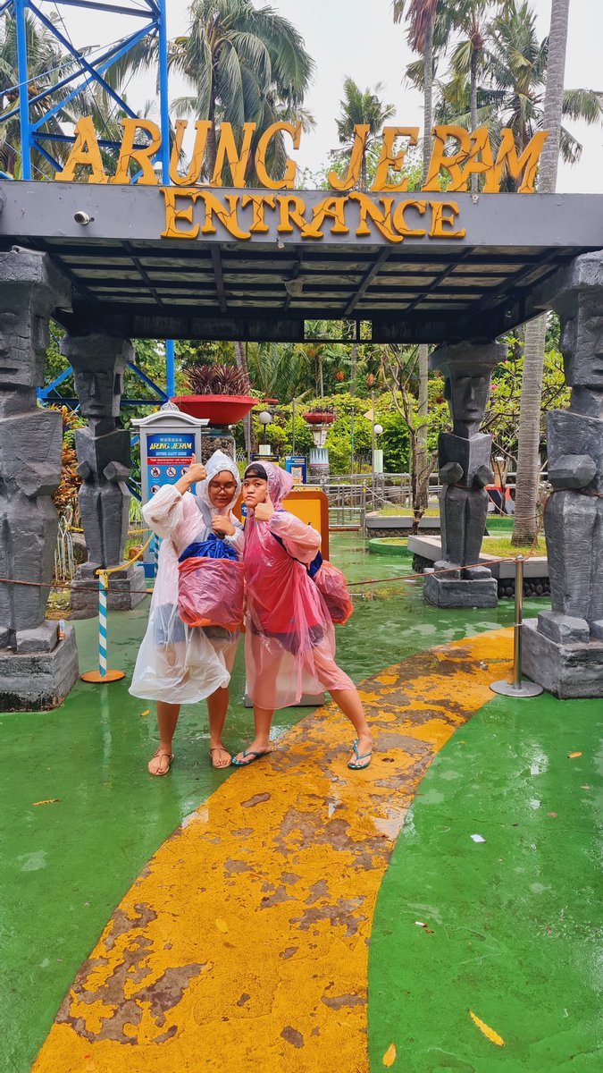 Elizabethdoloks's tweet photo. Kegilaan bersama, dimana cuti bareng terus cabut bareng. Definisi 18 jam bersama sih 🤣 https://t.co/558OMvEqR2