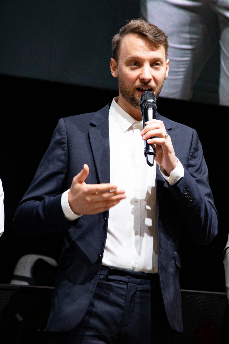 FuturFax's tweet photo. Merci beaucoup @Carophotographi pour les superbes photos de la Finale #6OC sur la scène @UbisoftFR c'était un super moment! https://t.co/qQnjMbZh79