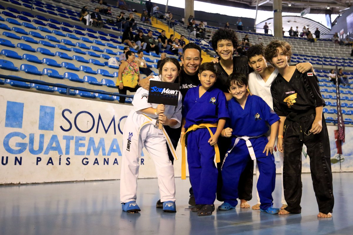 💙📸Captamos algunas postales de lo acontecido en la Copa Tecún 2022 de kickboxing, donde la emoción estuvo a flor de piel.

Acá la galería completa👉flic.kr/s/aHBqjAehUf

#PasiónPorGuatemala #Kickboxing #Guatemala #Deportes #Atleta #ASOKIGUA #WAKO