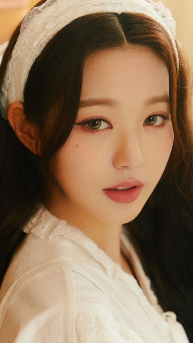 EVHBASE's tweet image. → Nome on: Adarsa Lyn
Shape: Woonyoung Jung
→Idade: 18 Anos 
Prota/pais: Sininho
→Lado: Royal 
User: @Adarseyoh