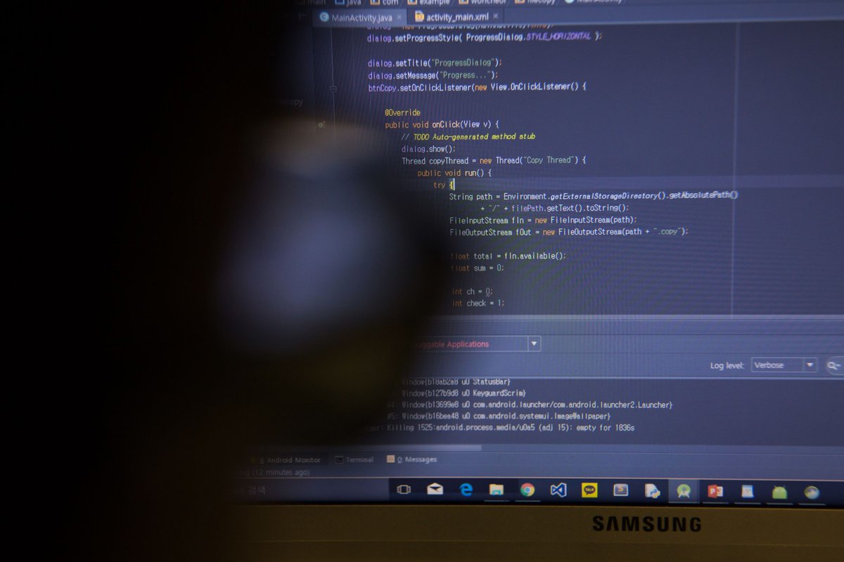 The Verge tweet media