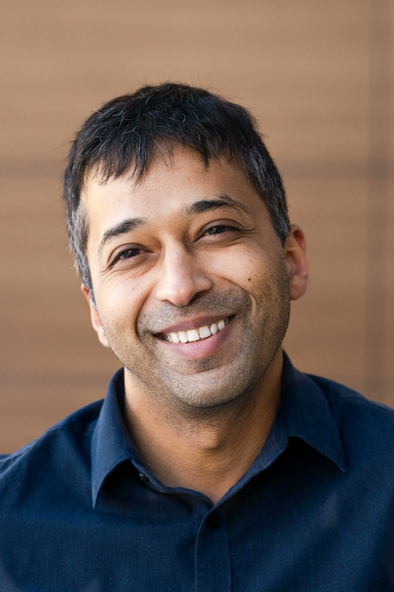 UCalgaryPoliSci's tweet photo. 2/7 Meet our newest @UCalgaryPoliSci grad: Raj Lakhan! His MA thesis was entitled "International Arms Control Regimes: The Case for Hypersonic Weapons” and he worked under the supervision of Dr. Gavin Cameron. Congrats on a job well done, Raj! https://t.co/7sMz7PcNxo