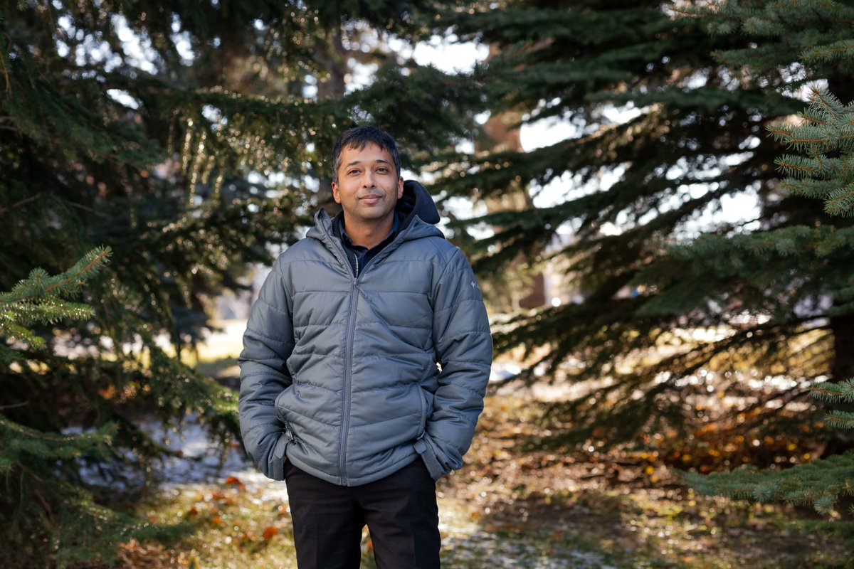 UCalgaryPoliSci's tweet photo. 2/7 Meet our newest @UCalgaryPoliSci grad: Raj Lakhan! His MA thesis was entitled "International Arms Control Regimes: The Case for Hypersonic Weapons” and he worked under the supervision of Dr. Gavin Cameron. Congrats on a job well done, Raj! https://t.co/7sMz7PcNxo