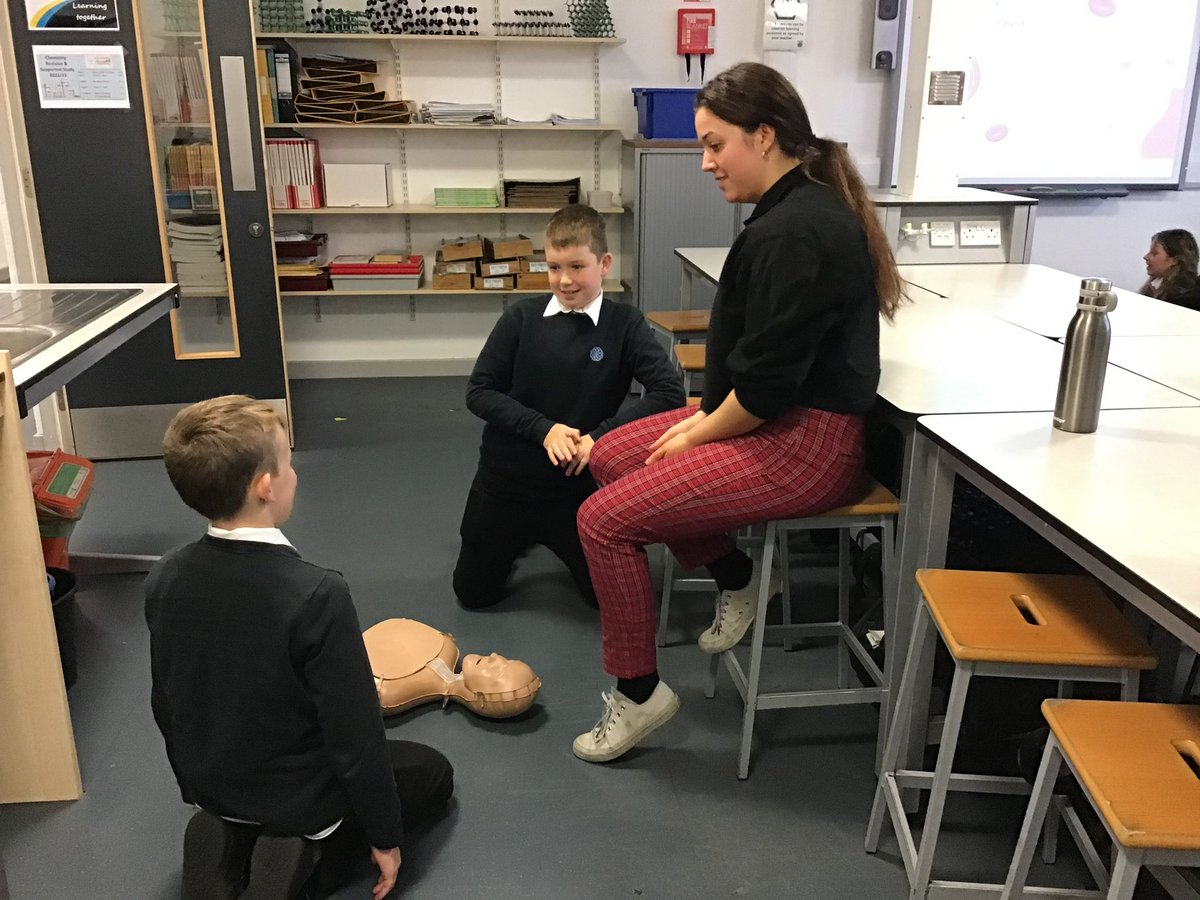 MintlawSci's tweet photo. This week we welcome the fabulous Wallis &amp; Shadri from @aberdeenuni. The medics are working with our pupils to engage them in all things health! Here are #N5Bio learning about stem cells and S1 getting #CPR training 🩺 #learningtogether https://t.co/KORsLmzaCy