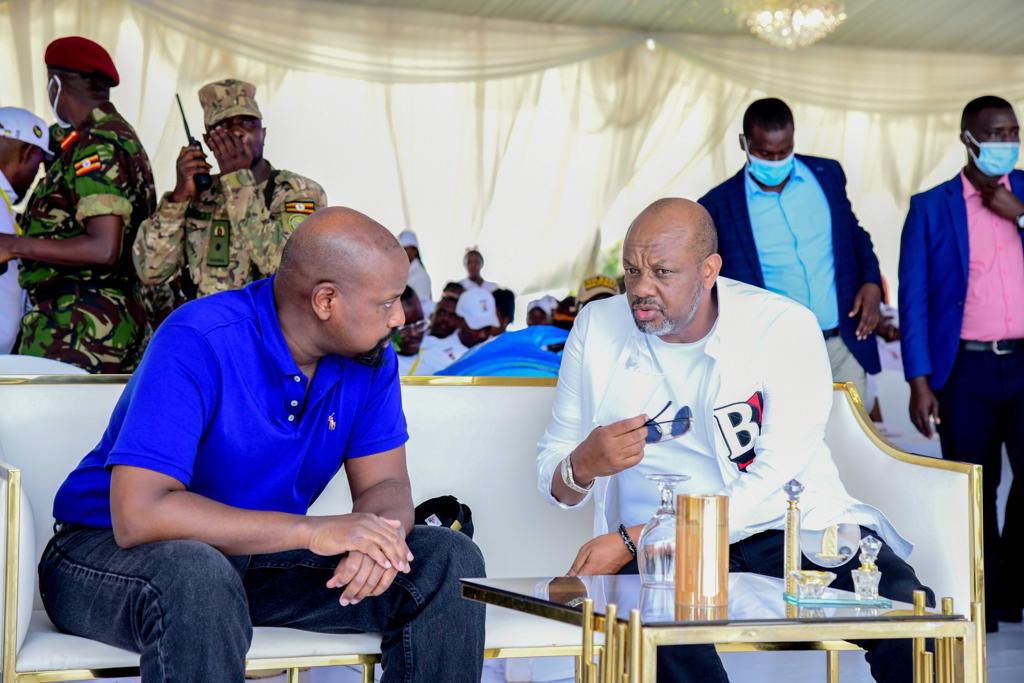 PatrioticPlu's tweet photo. “Don’t do any less than what you can really do.” A piece of advice from @ToyotaKaguta to @mkainerugaba https://t.co/dwcQdZ05bM