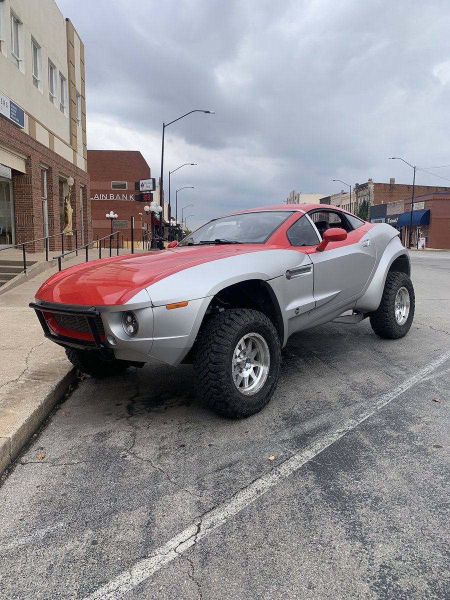 ClintonAvery84's tweet photo. My buddy came to visit me in a car that I’m pretty sure he bought from Halo #VideoGameCar https://t.co/1VtfJEZTTU