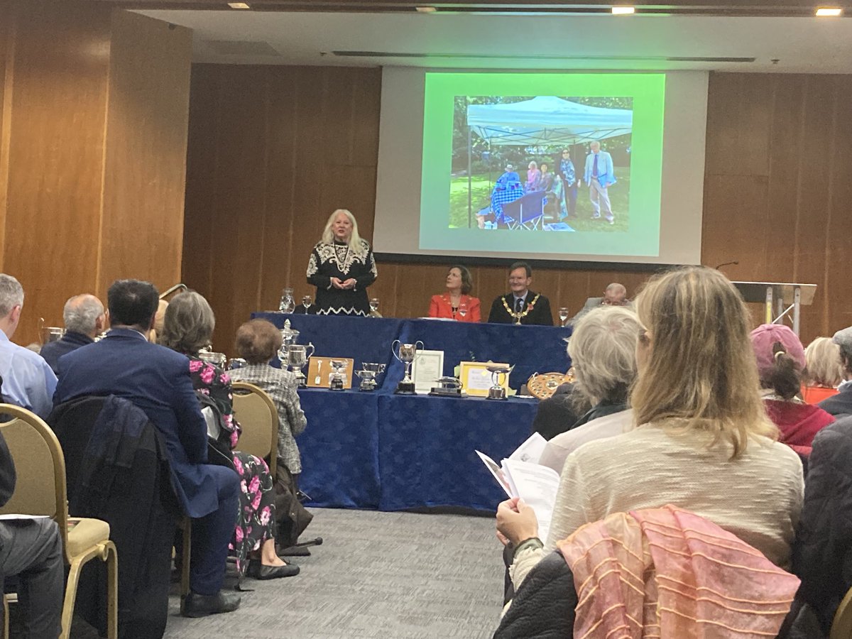 Cllr Julie Mills, Chair of the Brighter Kensington and Chelsea Scheme welcomes the Mayor Cllr David Lindsay to present awards to individuals, businesses, and community groups at the 2022 prize giving ⁦<a href="/BrighterKandC/">Brighter K and C</a>⁩ ⁦<a href="/RBKC_garden/">community gardens</a>⁩ ⁦@RHSBloom⁩ ⁦