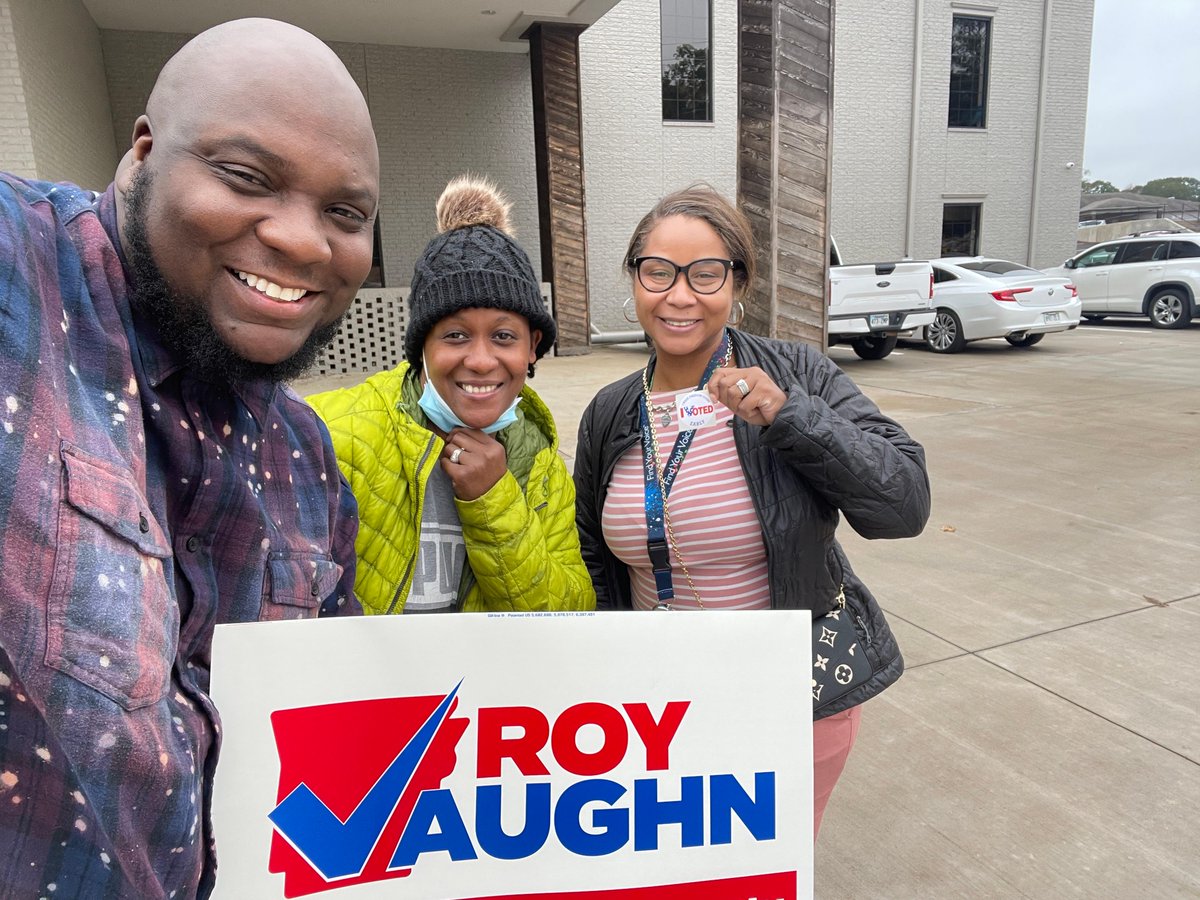 VoteRoyAR's tweet photo. It's #ElectionDay! You can vote at any voting location in Saline County until 7:30 PM. I’ve served you in uniform in Iraq, I’ve served you in public school classrooms for the last 20 years, and now I’m running to serve you in the State House of Representatives. #VoteRoy https://t.co/Vn2akvYoan