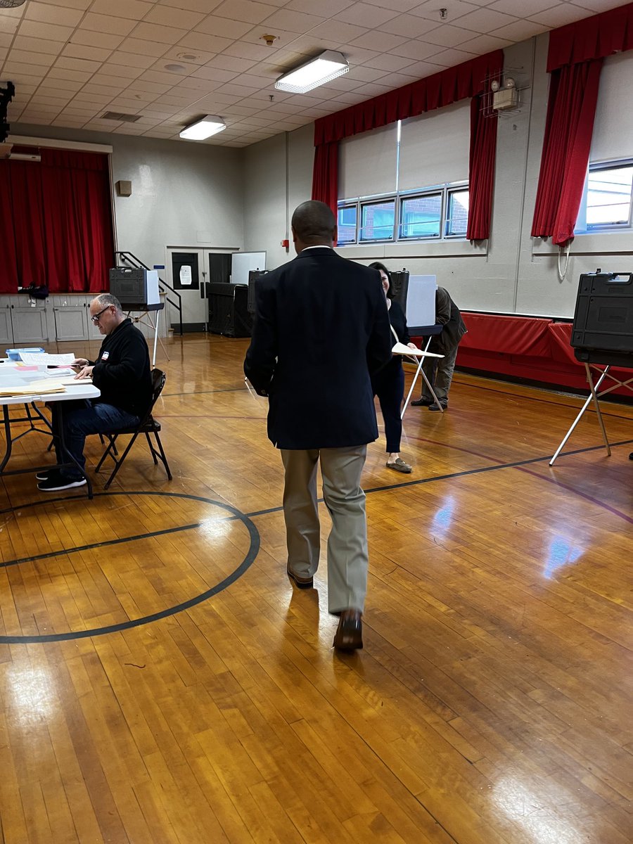 RobForGovernor's tweet image. Incredible honor and experience to be joined by my family to vote on the Nov 8th ballot for Governor on row 1D with my running mate Stewart Chip Beckett. I had a couple interviews with @NBCConnecticut and @WTNH.
I encourage you to vote for change. #ctpolitics