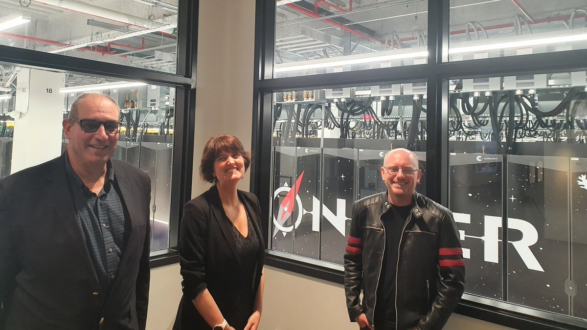 HartreeCentre's tweet image. Today a group of us visited @ORNL to discuss expanding our collaboration in #exascalecomputing, #AI methods for diverse applications, & benchmarking in the areas of AI & #Quantum Computing.
We're here with Frontier, the first Exascale computer in the world.
@KatherineRoyse